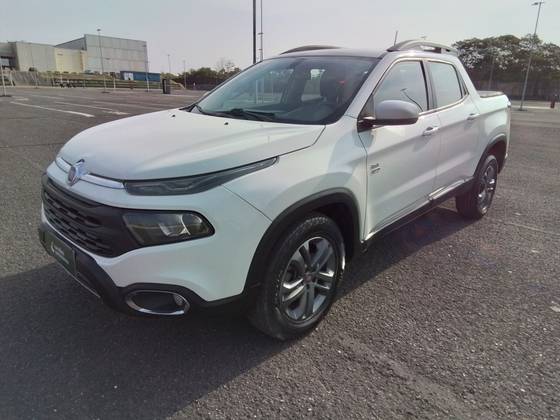FIAT TORO 2.0 16V TURBO DIESEL ULTRA 4WD AT9 FIAT TORO 2.0 16V TURBO DIESEL ULTRA 4WD AT9